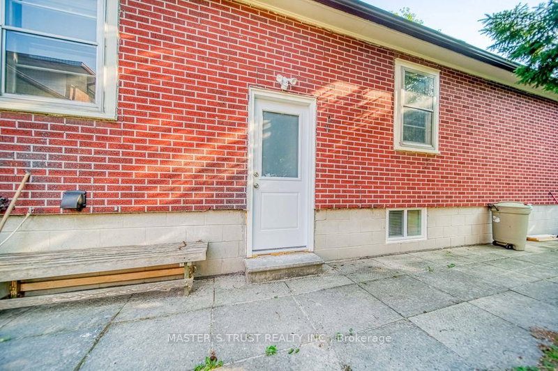 Basement - 82 Oxford St, Richmond Hill, L4C 4L5 | Image 2