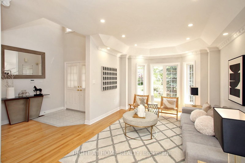 6 Pembrooke Rd, Markham, L6C 2L2 | Image 3