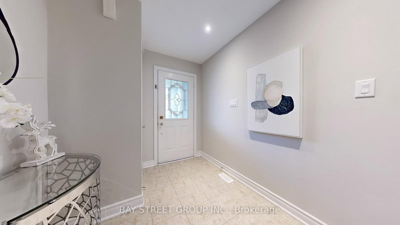 151 Amulet Cres, Richmond Hill, L4S 2T5 | Image 3