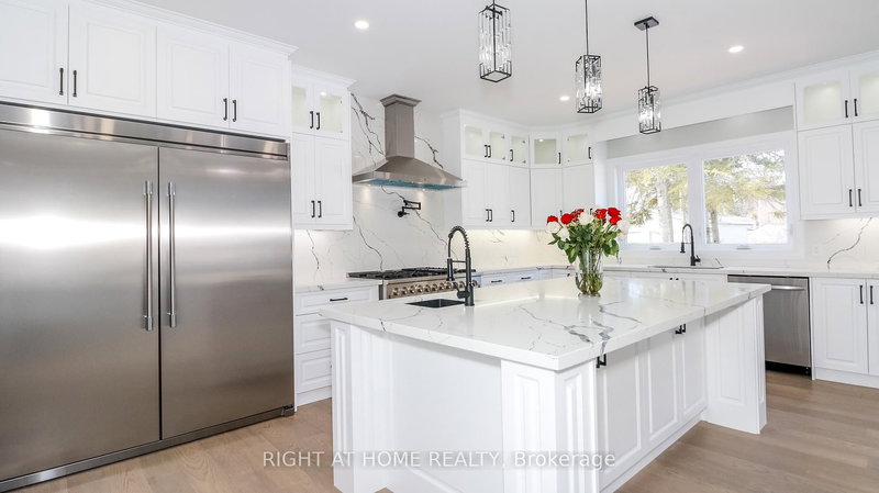 1012 Ferrier Ave, Innisfil, L0L 1W0 | Image 2