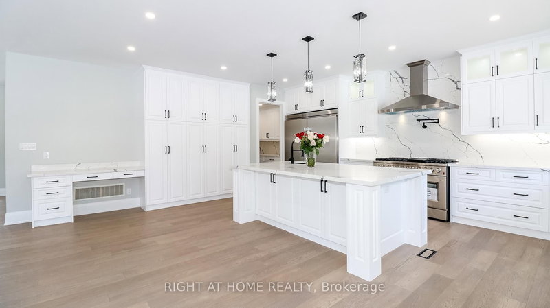 1012 Ferrier Ave, Innisfil, L0L 1W0 | Image 3