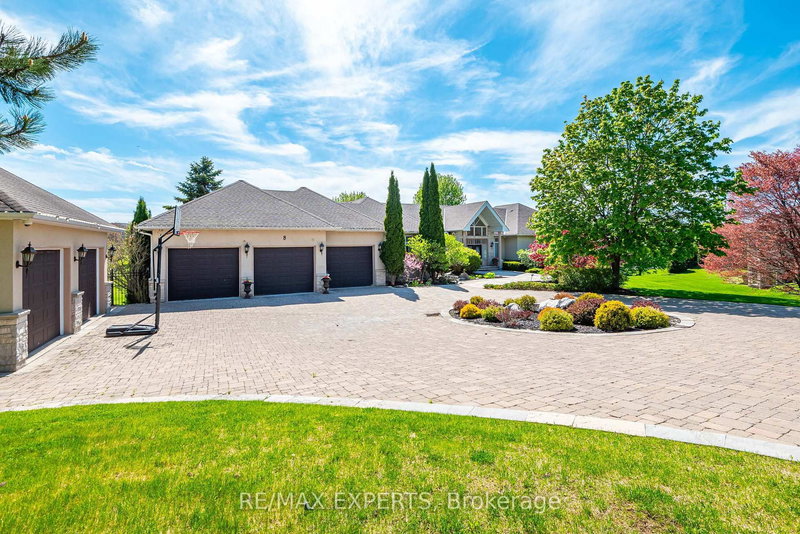 8 Alm Crt, Aurora, L4G 6W7 | Image 2