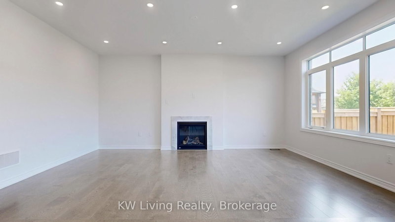 136 Wesmina Ave, Whitchurch-Stouffville, L4A 4W5 | Image 3