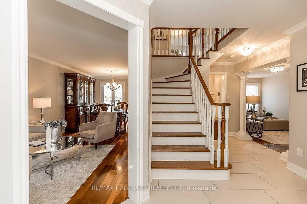 192 Humberland Drive, Richmond Hill, ON, photo 2