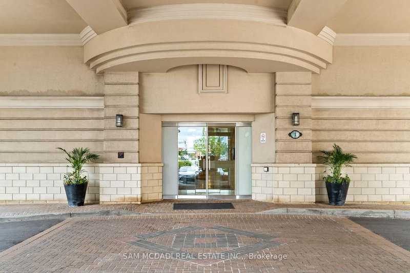 603 - 1 Maison Parc Crt, Vaughan, L4J 9K1 | Image 2