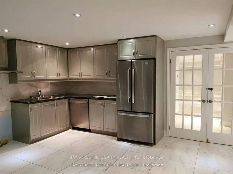 Detached House for lease at 2 Lonsdale Court, Markham, Ontario, L3R 7T6 - Unionville - MLS: N12296314