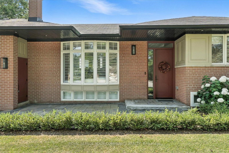 165 Clearview Hts, King, L7B 1H2 | Image 3