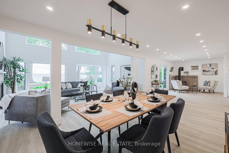 128 Moores Beach Rd, Georgina, L0E 1N0 | Image 2