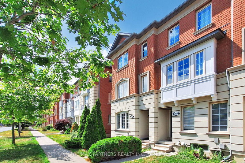 2452 Bur Oak Ave, Markham, L6B 1J8 | Image 2