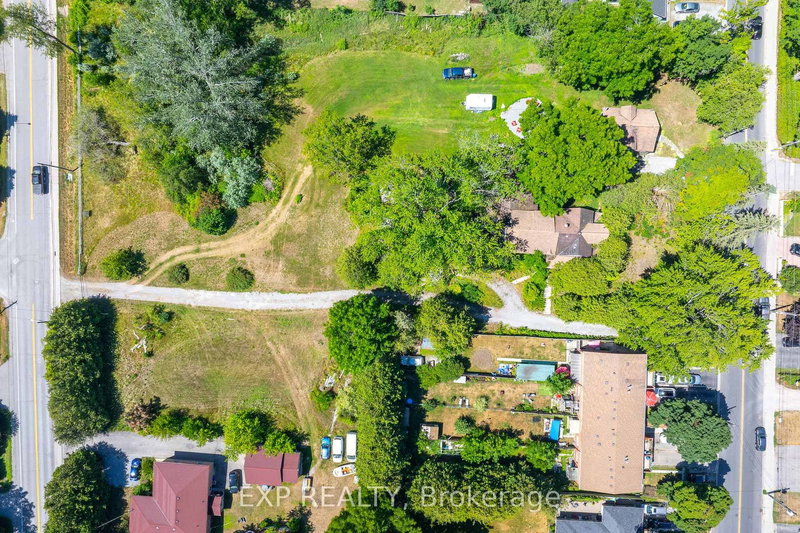 895 Lake Dr E, Georgina, L0E 1L0 | Image 2