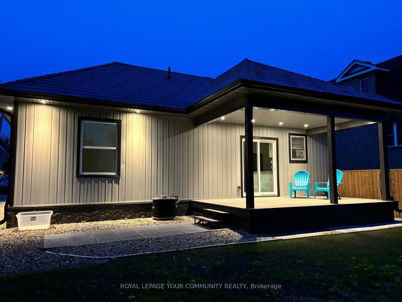 836 Montsell Ave, Georgina, L0E 1S0 | Image 3