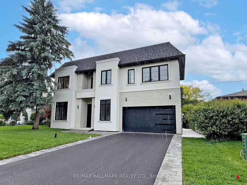 32 Cossar Dr, Aurora, L4G 3N8 | Image 2