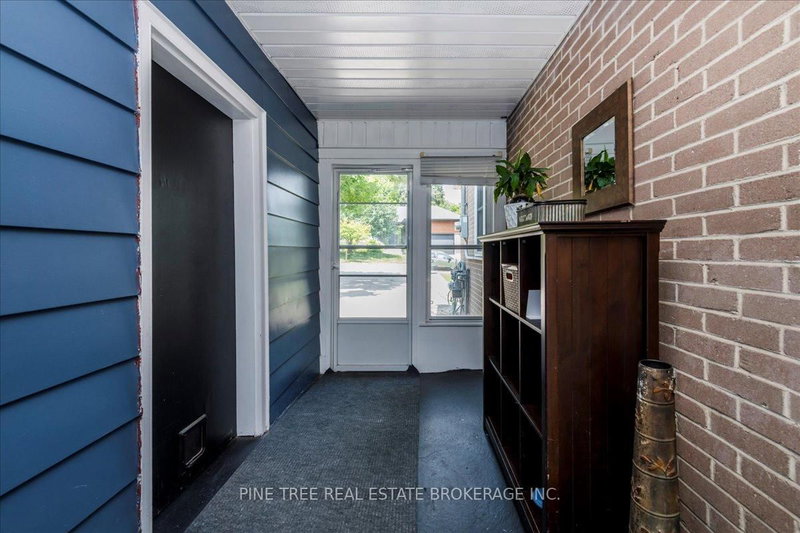 164 Avenue Rd, Newmarket, L3Y 1N4 | Image 3