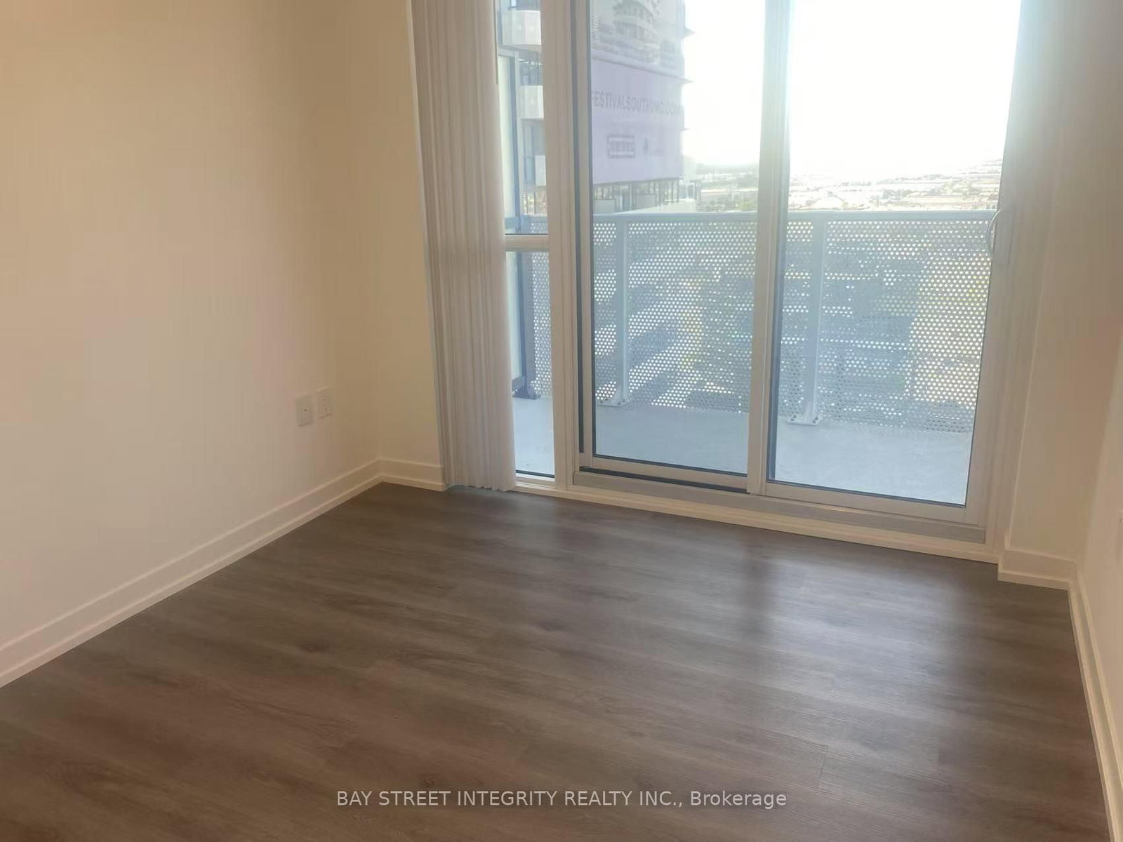 28 Interchange Way, Unit 2105 - Photo 14