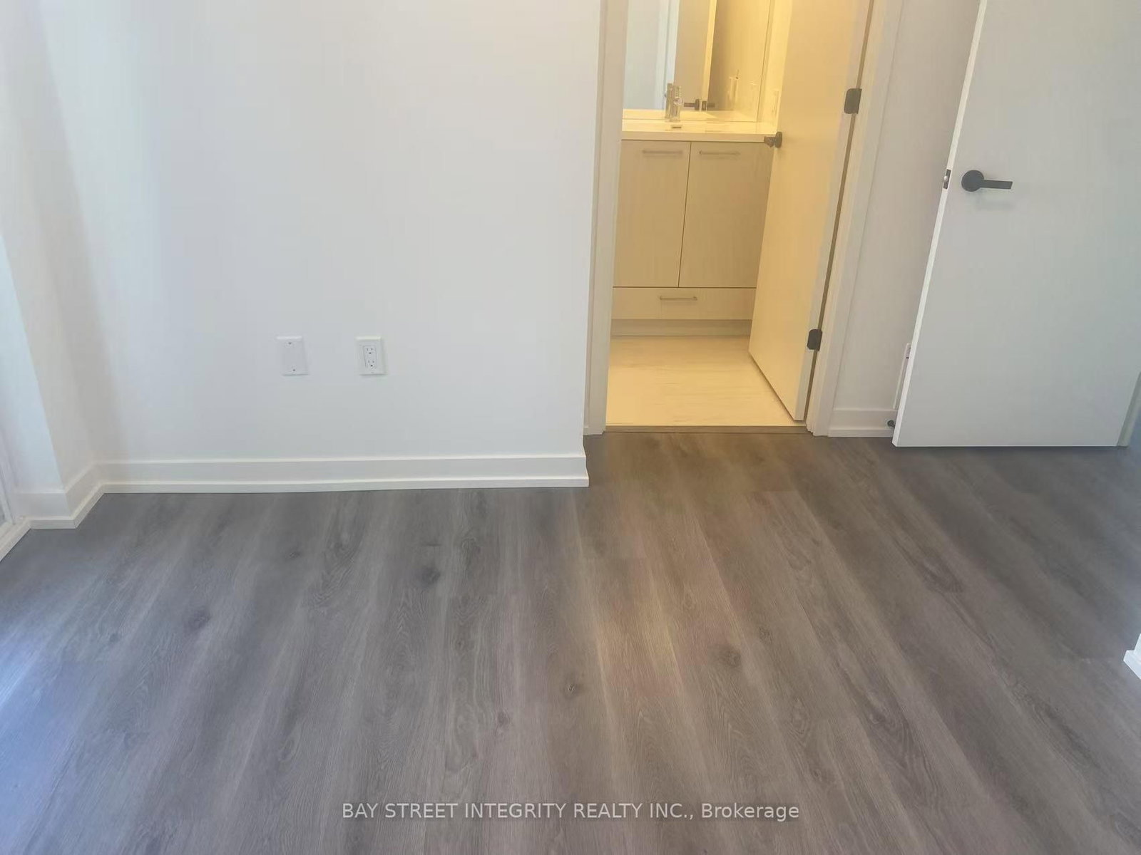 28 Interchange Way, Unit 2105 - Photo 15