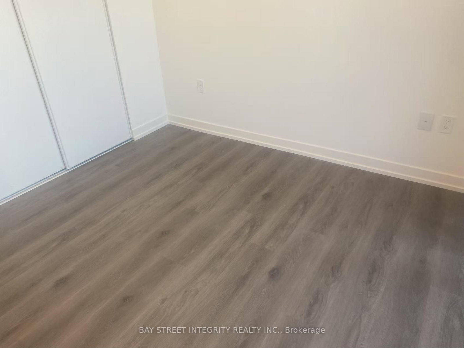 28 Interchange Way, Unit 2105 - Photo 16