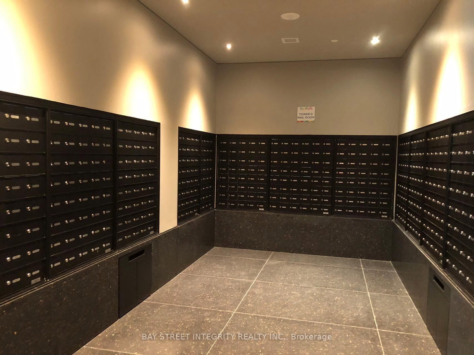 28 Interchange Way, Unit 2105 - Photo 2