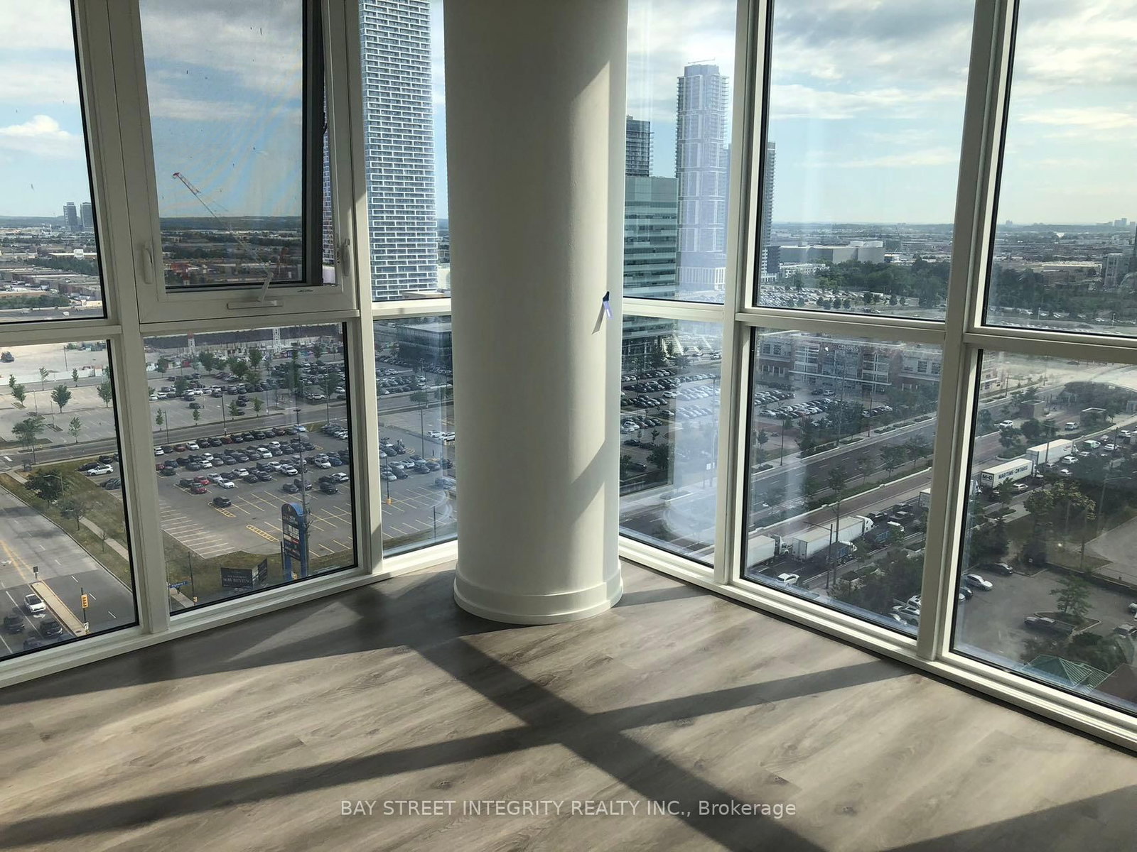 28 Interchange Way, Unit 2105 - Photo 3