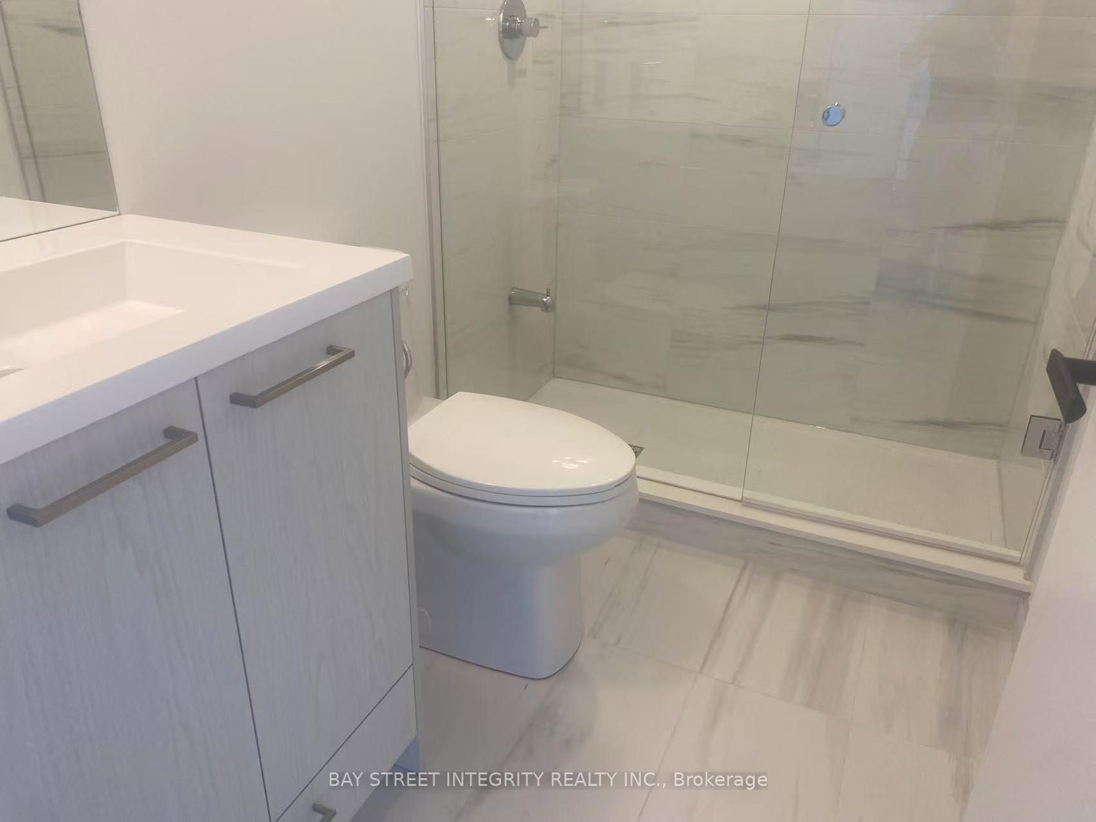28 Interchange Way, Unit 2105 - Photo 4