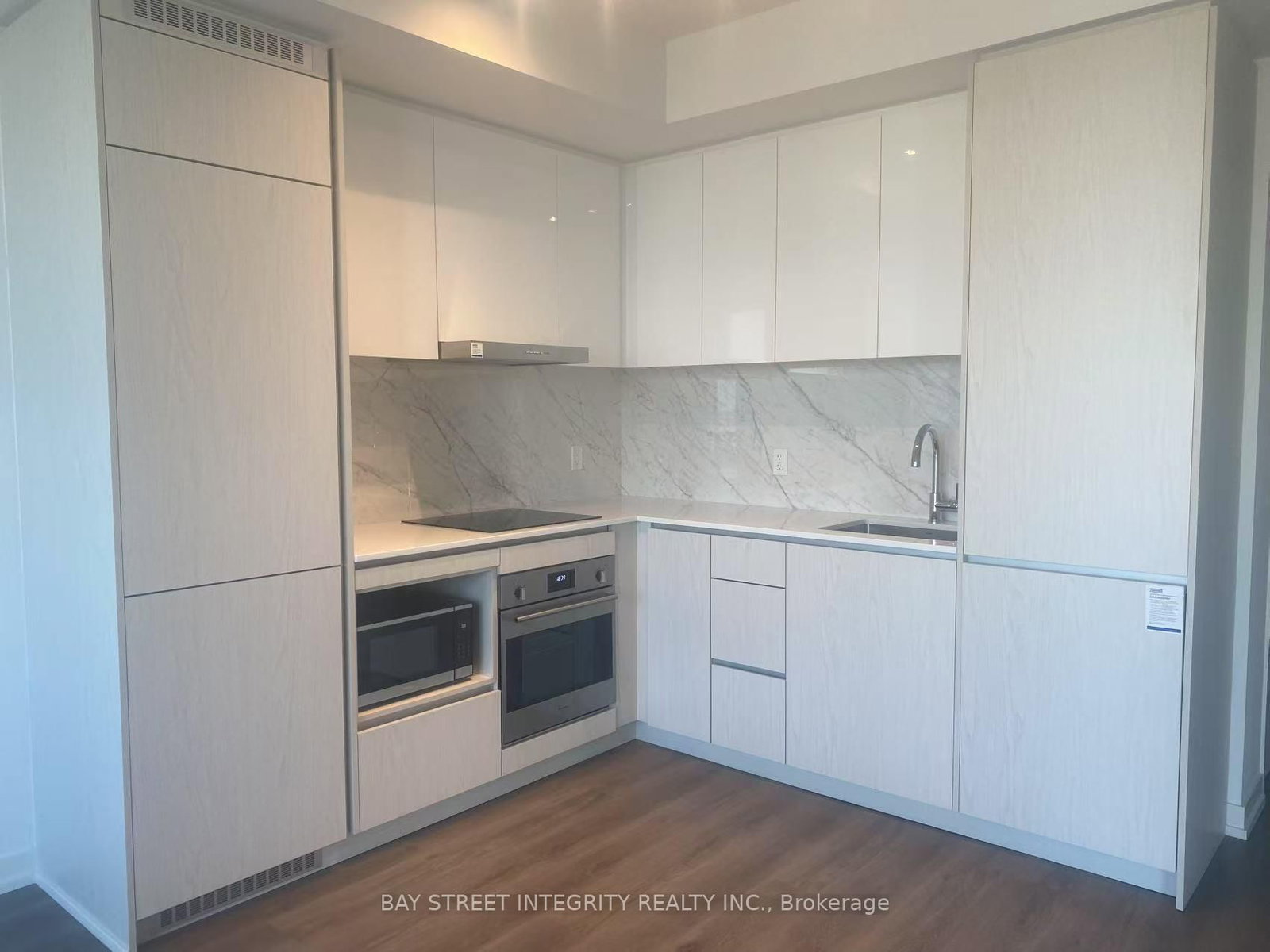 28 Interchange Way, Unit 2105 - Photo 6