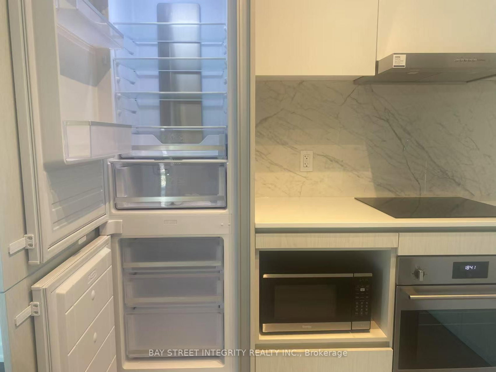 28 Interchange Way, Unit 2105 - Photo 8