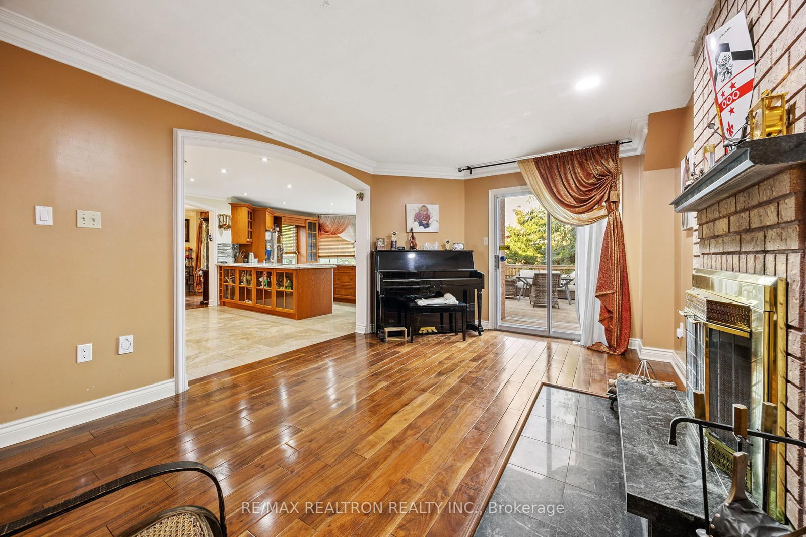 Listing Image 14