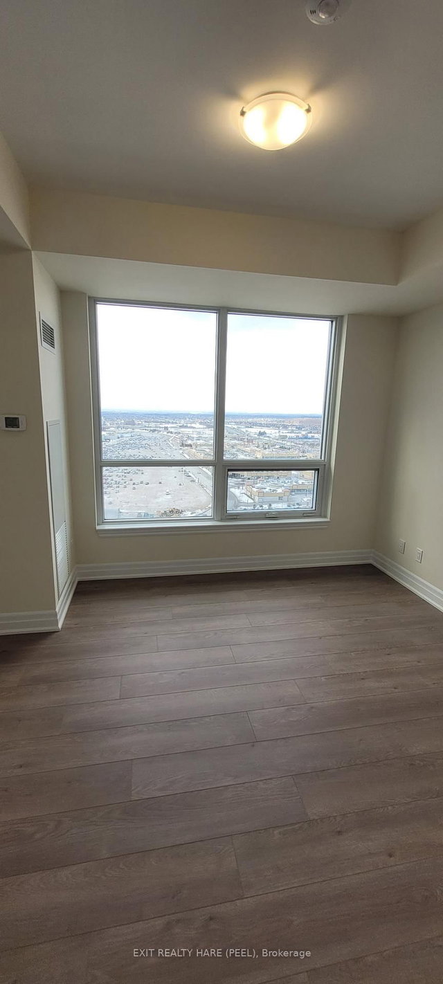 2208 - 9075 Jane Street