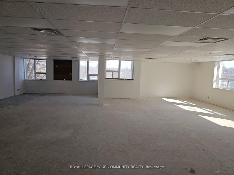 101 - 171 Main St S, Newmarket, L3Y 3Y9 | Image 3