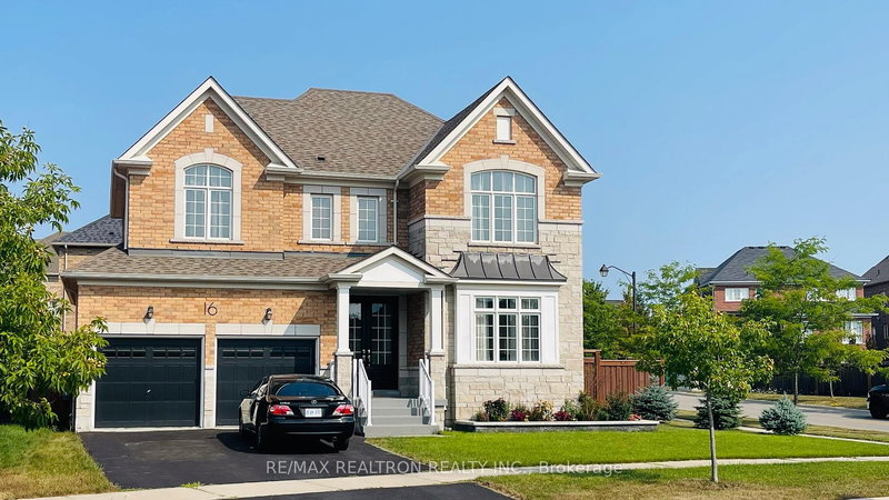 16 Vivian creek Rd, East Gwillimbury, L0G 1M0 | Image 2