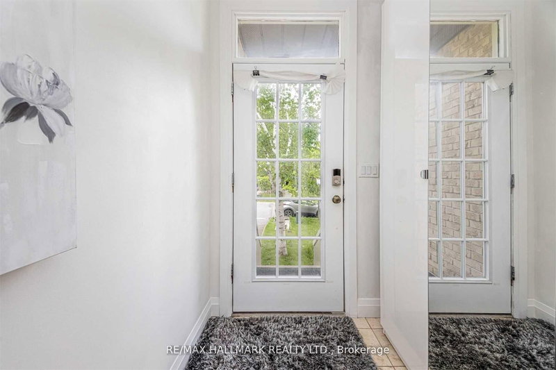 Main - 131 Cottonwood Crt, Markham, L3T 5W9 | Image 2