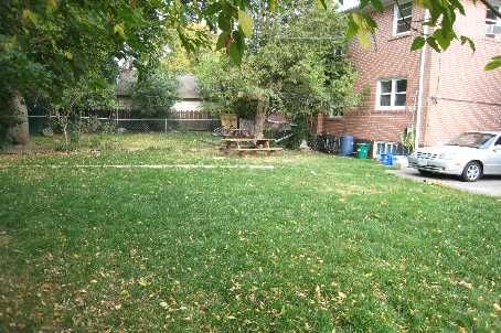 250 Mcconvey Dr, Richmond Hill, L4C3K2 | Image 2