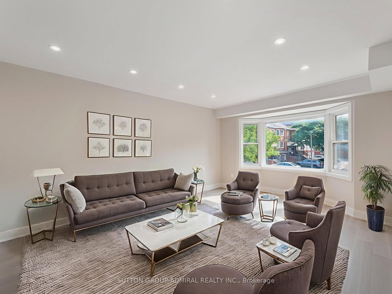 12 Tova Pl, Vaughan, L4J 8C4 | Image 3