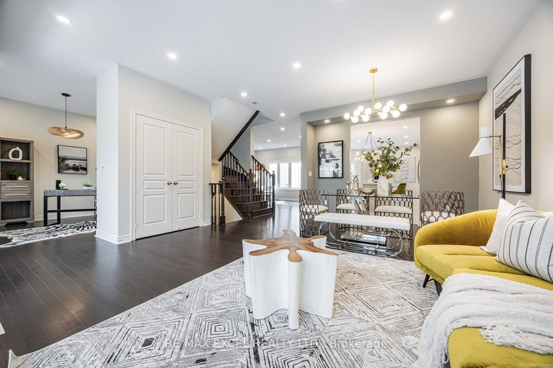 77 Sunnyside Hill Rd, Markham, L6B 0Z8 | Image 2