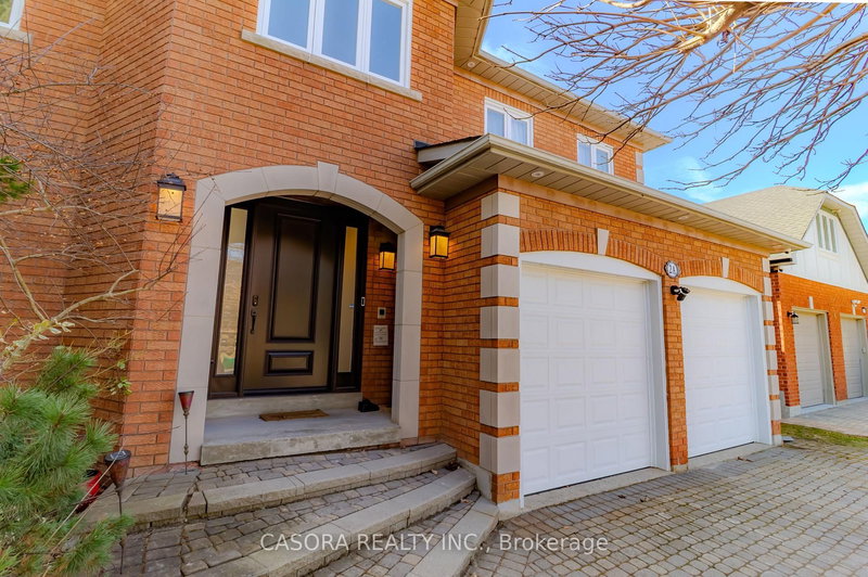 2A Chiltern Hill, Richmond Hill, L4B 3B9 | Image 2