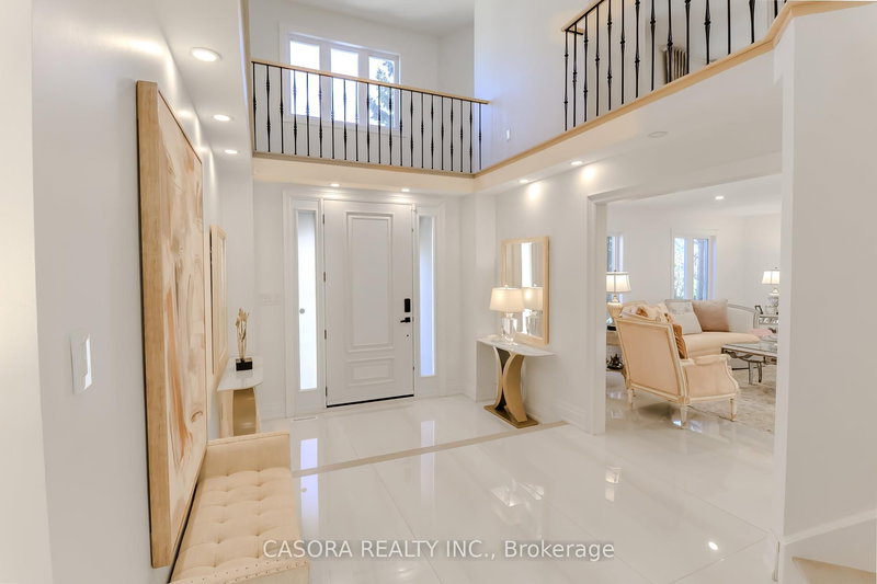 2A Chiltern Hill, Richmond Hill, L4B 3B9 | Image 3