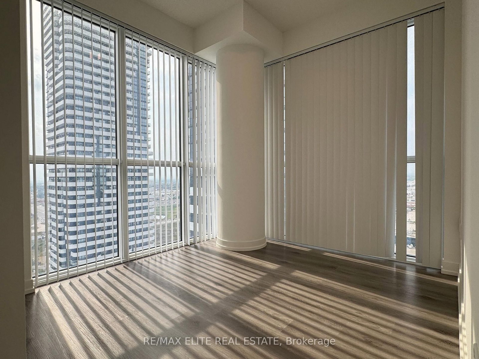 28 Interchange Way, Unit 2903 - Photo 5