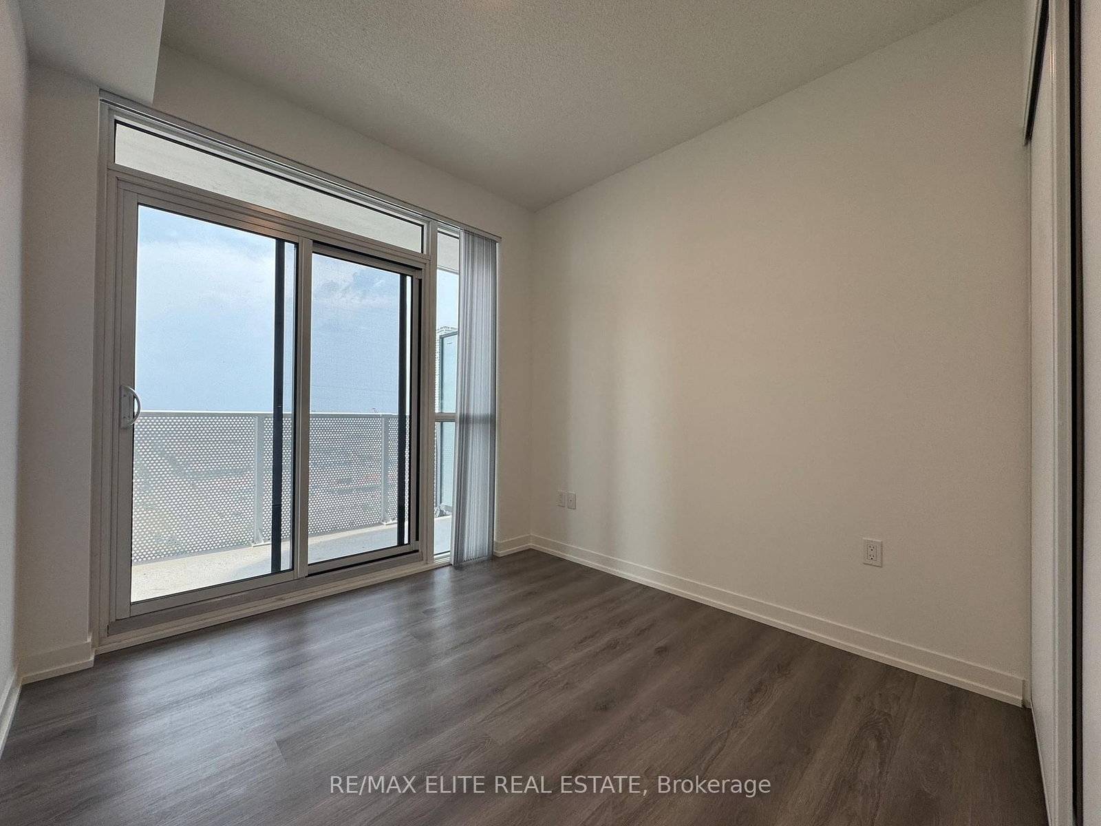 28 Interchange Way, Unit 2903 - Photo 7