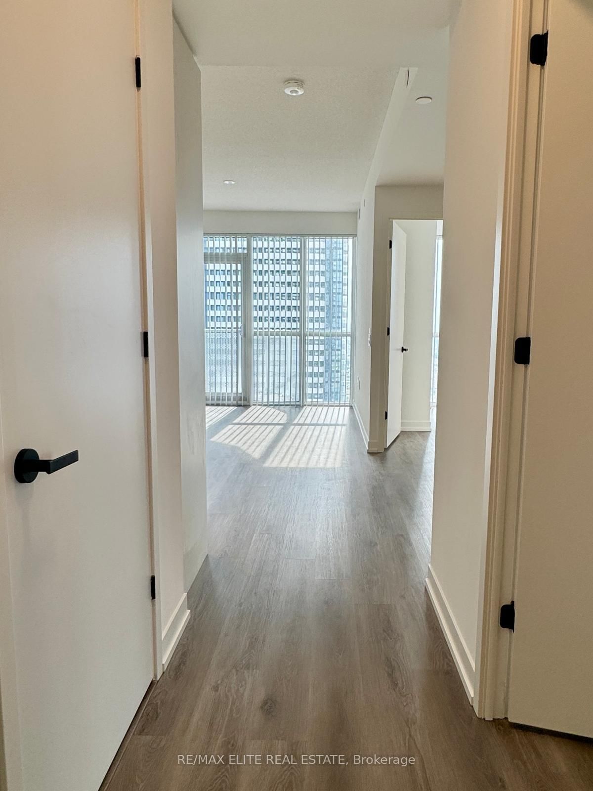 28 Interchange Way, Unit 2903 - Photo 9