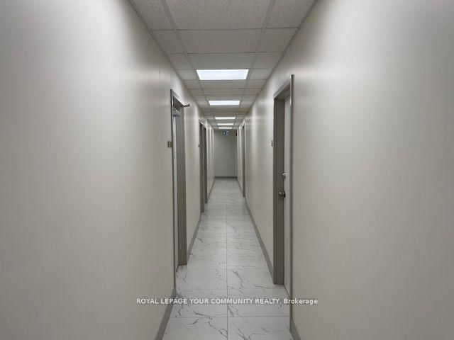 100 D - 107 Holland St, Bradford West Gwillimbury, L3Z 2B7 | Image 3