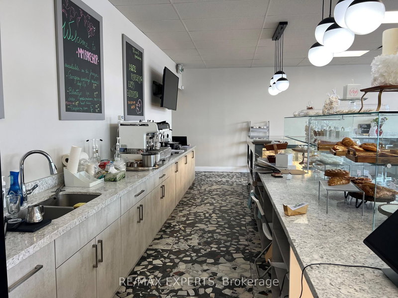 104 - 14800 Yonge St, Aurora, L4G 1N3 | Image 3