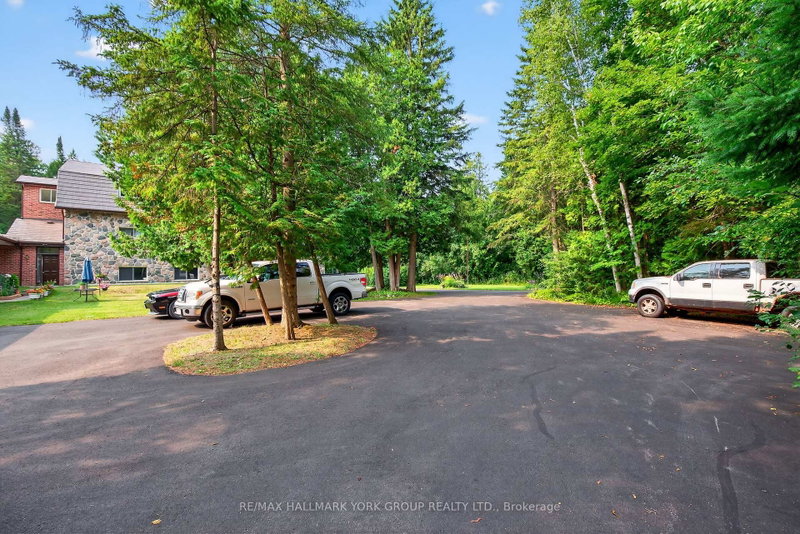 245 Davis Dr photo 4