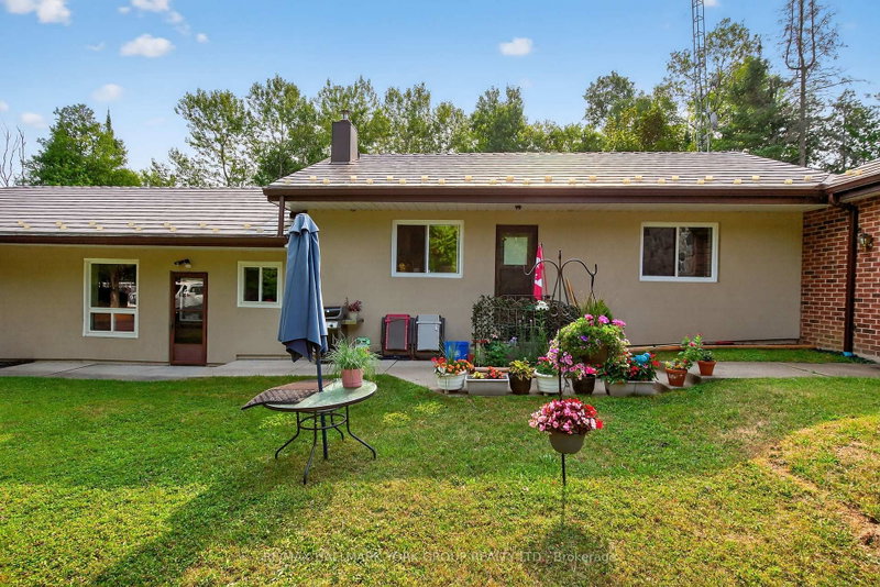 245 Davis Dr photo 5