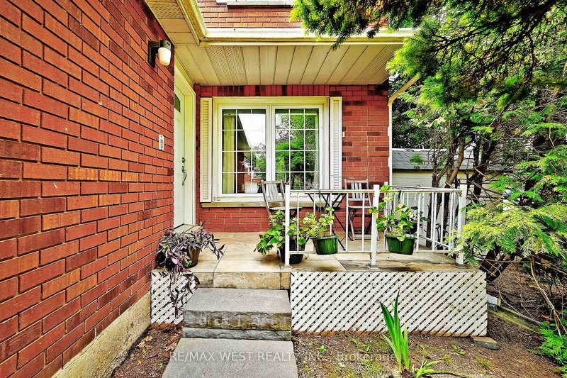 348 Brownridge Dr, Vaughan, L4J 5W9 | Image 2