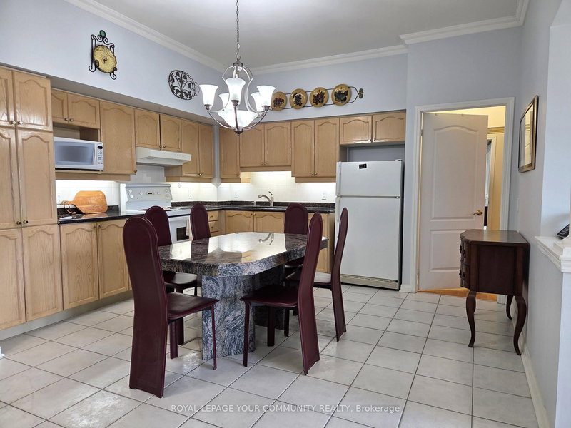 508 - 2504 Rutherford Rd, Vaughan, L4K 5N5 | Image 2
