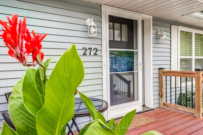 272 Jeff Smith Crt, Newmarket, L3Y 8C5 | Image 2