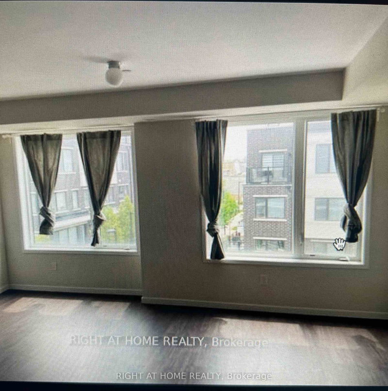 34 - 200 Alex Gardner Circ, Aurora, L4G 3G5 | Image 3