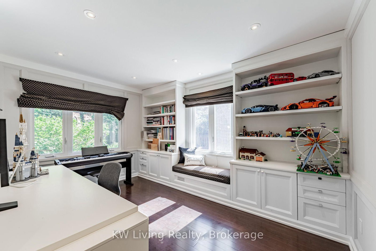 Listing Image 10