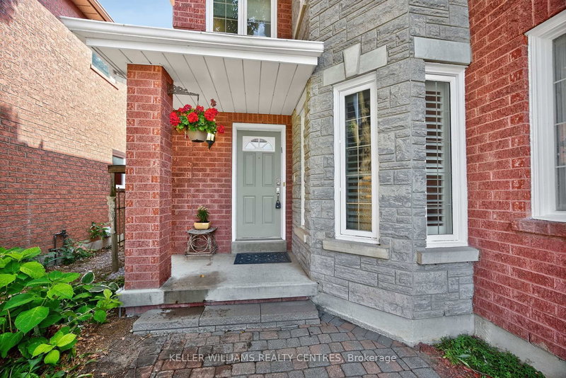 591 Plantation Gate, Newmarket, L3X 2C2 | Image 3