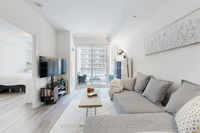 Condo sold at 211-100 Eagle Rock Way, Vaughan, Ontario, L6A 5B9 - Maple - MLS: N12356322
