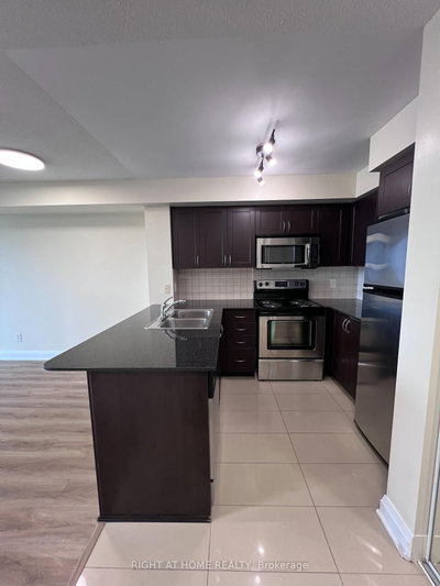 Unit 812 — 30 North Park Road — photo 3